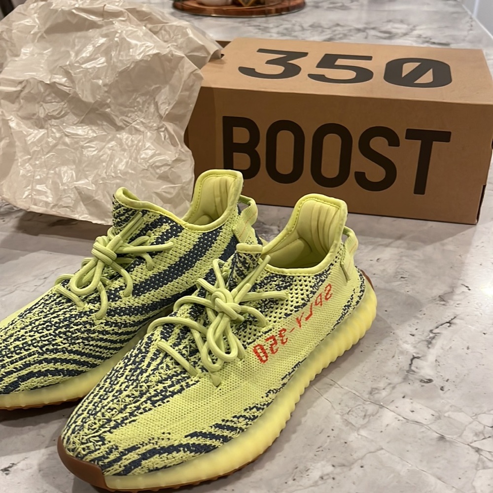 Frozen Yellow Yeezy, Size 9.5, Never worn